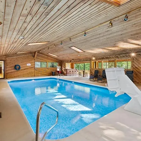 Large Group Stay W Indoor Pool Hot Tub Fire Pit